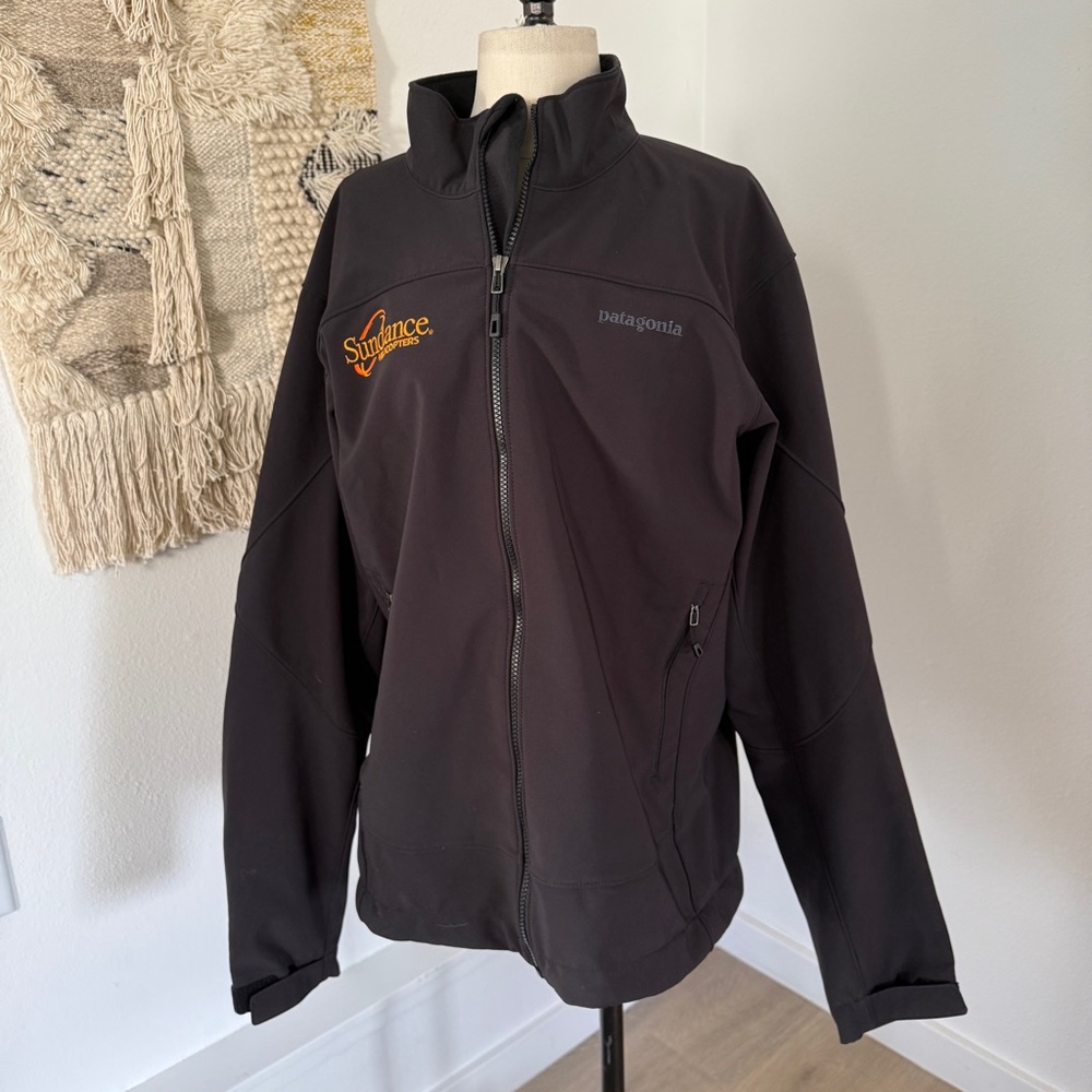 Patagonia Men's Black Soft Shell Jacket